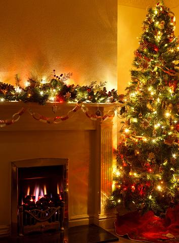 christmas_tree_and_fireplace
